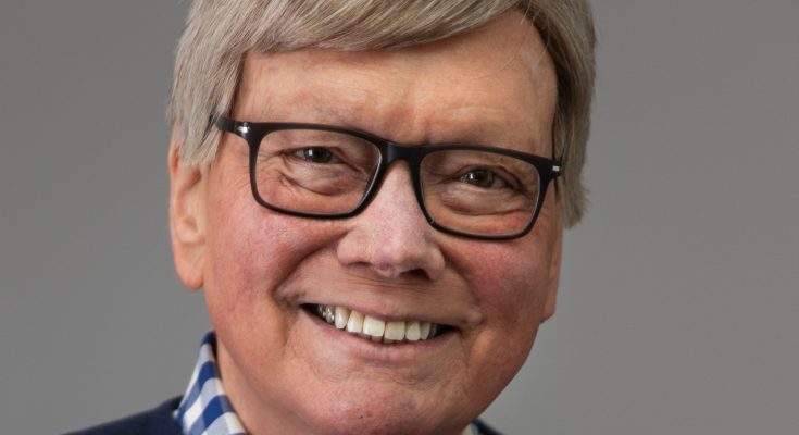 Dr. Ed Hindson
